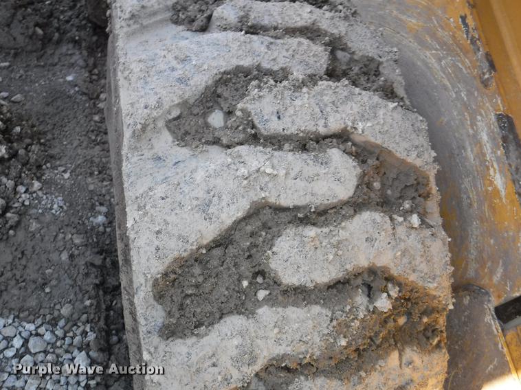 image for item EP9171 2013 John Deere 318D skid steer