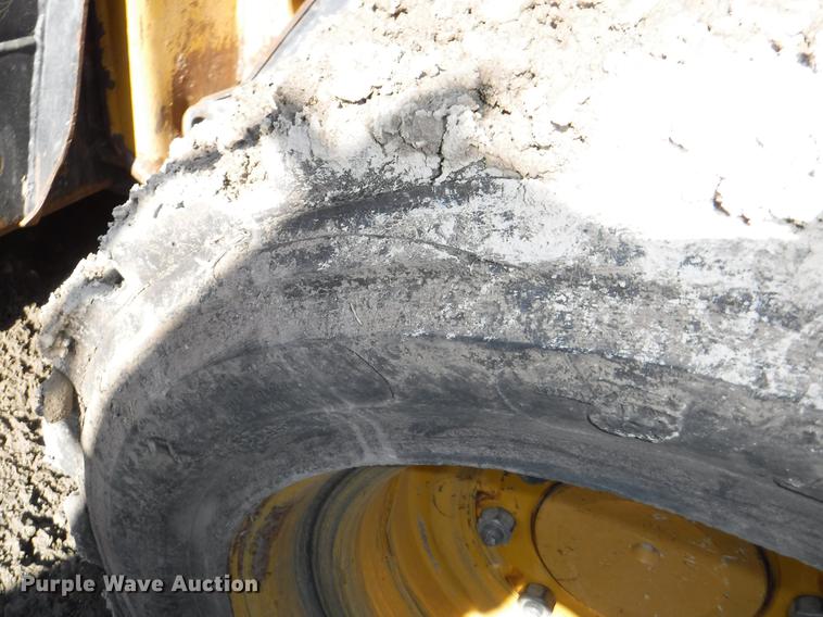 image for item EP9171 2013 John Deere 318D skid steer