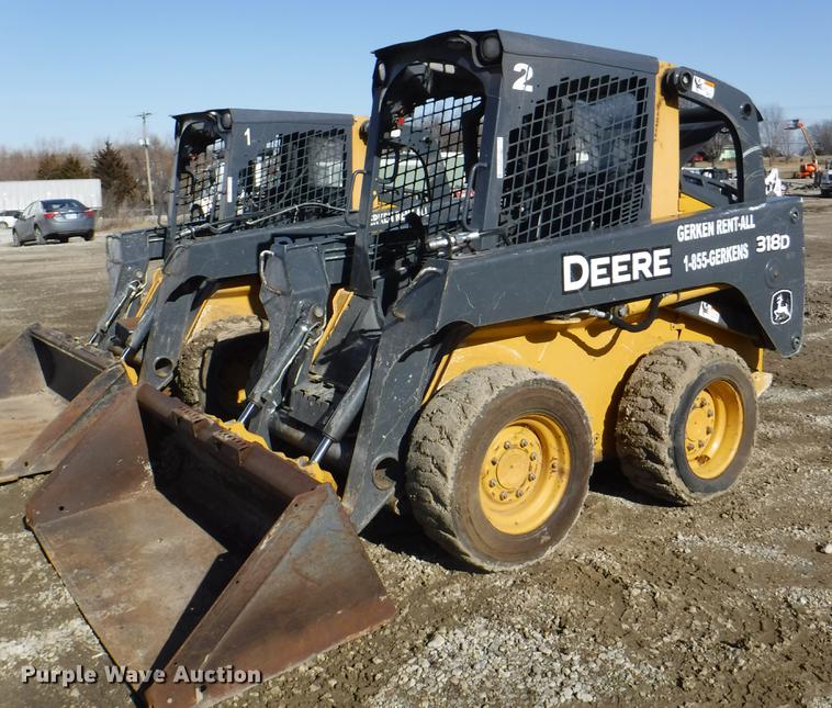 image for item EP9172 2013 John Deere 318D skid steer