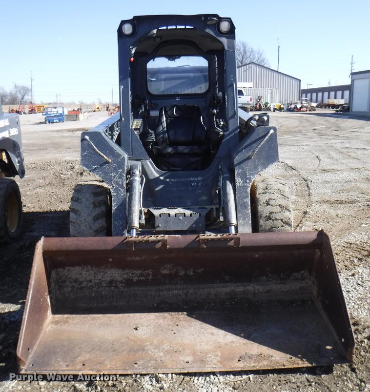 image for item EP9172 2013 John Deere 318D skid steer