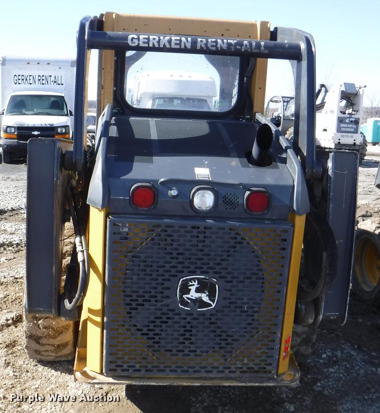 image for item EP9172 2013 John Deere 318D skid steer
