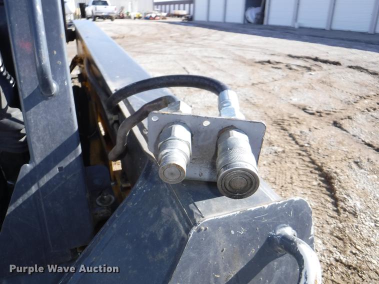 image for item EP9172 2013 John Deere 318D skid steer