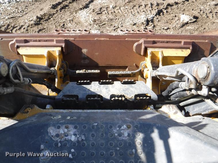 image for item EP9172 2013 John Deere 318D skid steer