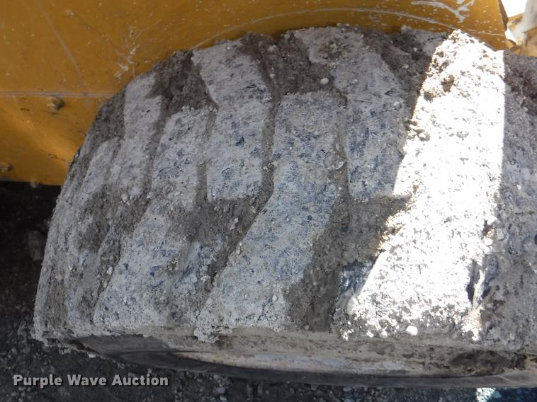 image for item EP9172 2013 John Deere 318D skid steer