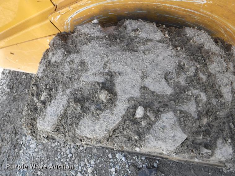 image for item EP9172 2013 John Deere 318D skid steer