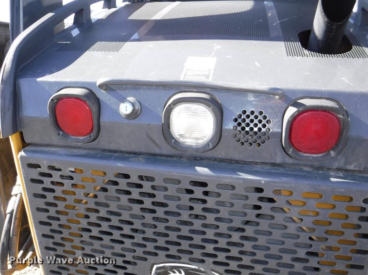 image for item EP9172 2013 John Deere 318D skid steer