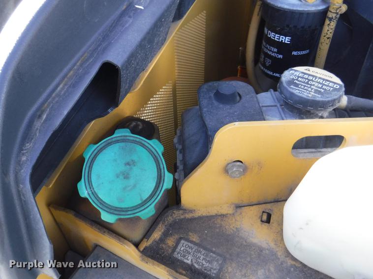 image for item EP9172 2013 John Deere 318D skid steer