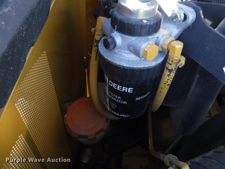 image for item EP9172 2013 John Deere 318D skid steer