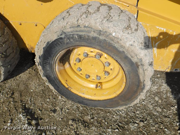 image for item EP9172 2013 John Deere 318D skid steer