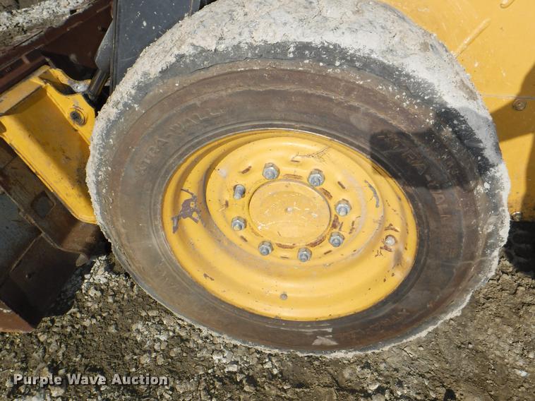 image for item EP9172 2013 John Deere 318D skid steer