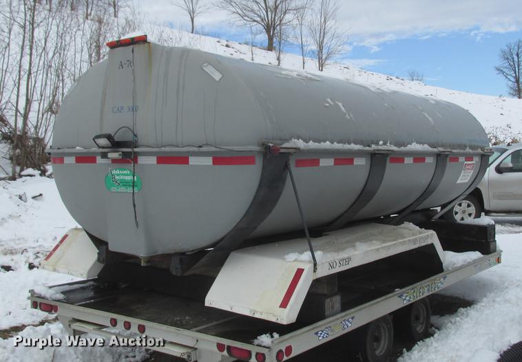image for item K6058 3,000 gallon fiberglass tank