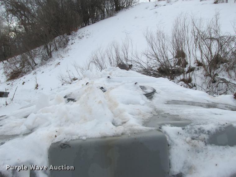 image for item K6058 3,000 gallon fiberglass tank