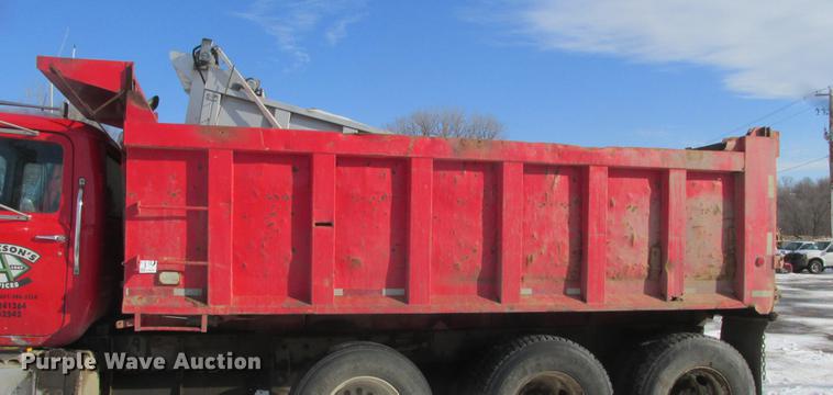 image for item K6059 Henderson HD16 dump bed