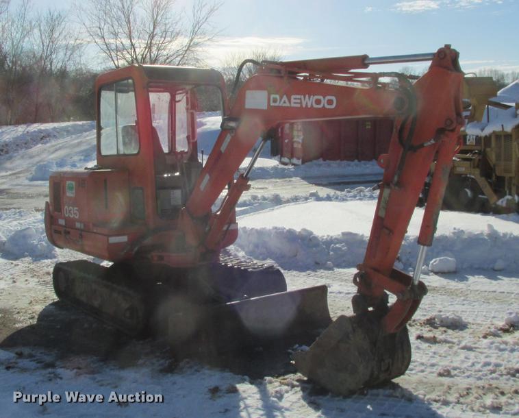 image for item K6061 2000 Daewoo Solar 035 mini excavator
