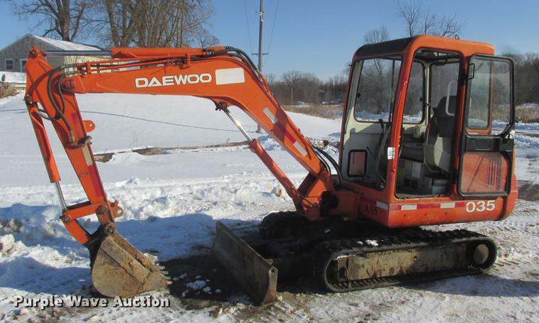 image for item K6061 2000 Daewoo Solar 035 mini excavator