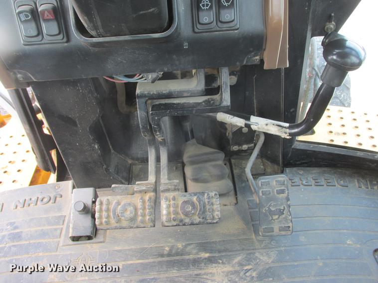 image for item K6062 1999 John Deere 410E backhoe