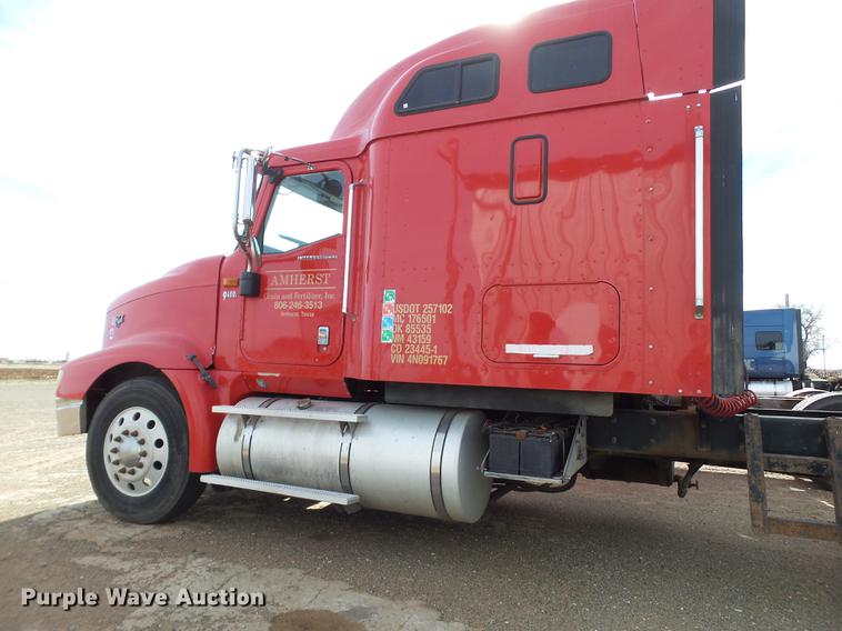 image for item BJ9783 2004 International 9400i semi truck