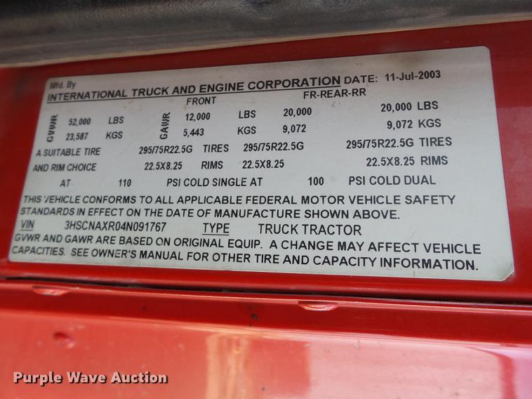 image for item BJ9783 2004 International 9400i semi truck