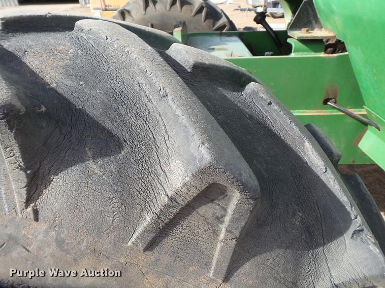 image for item BJ9784 2001 John Deere 3400 telehandler