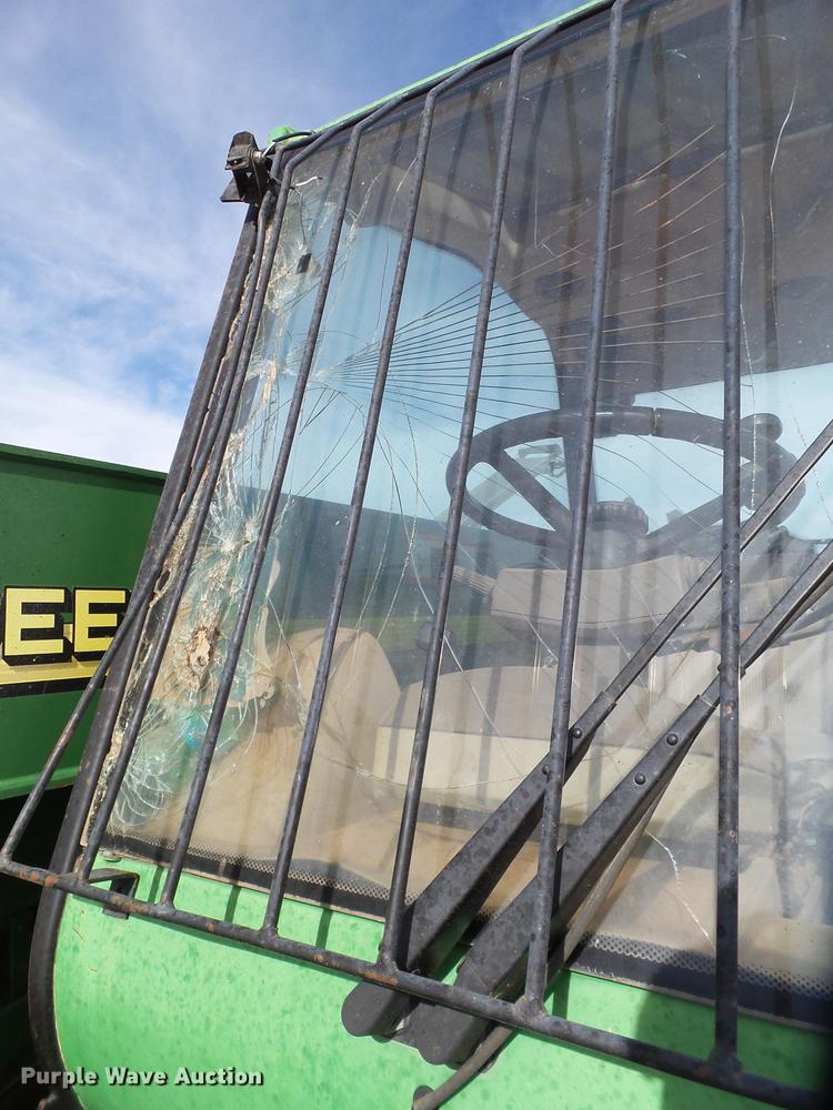 image for item BJ9784 2001 John Deere 3400 telehandler