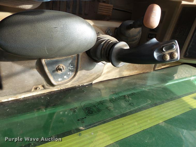 image for item BJ9784 2001 John Deere 3400 telehandler