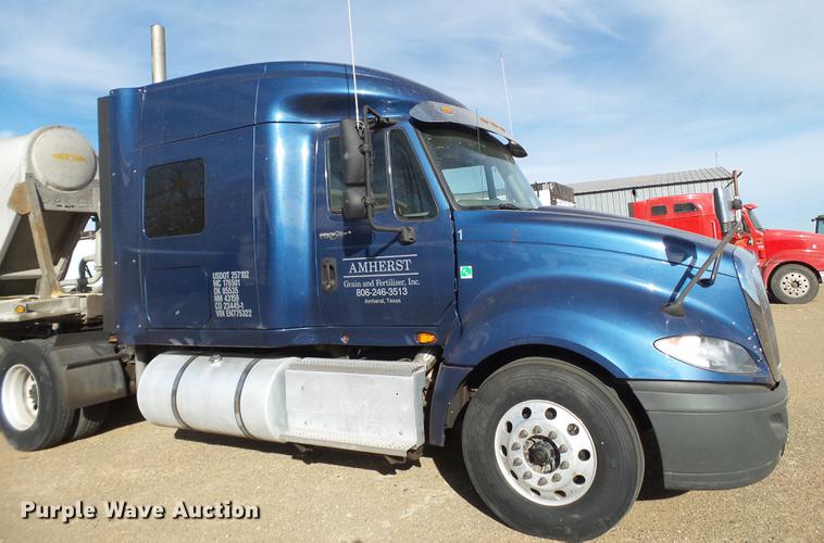 image for item BJ9787 2014 International ProStar semi truck
