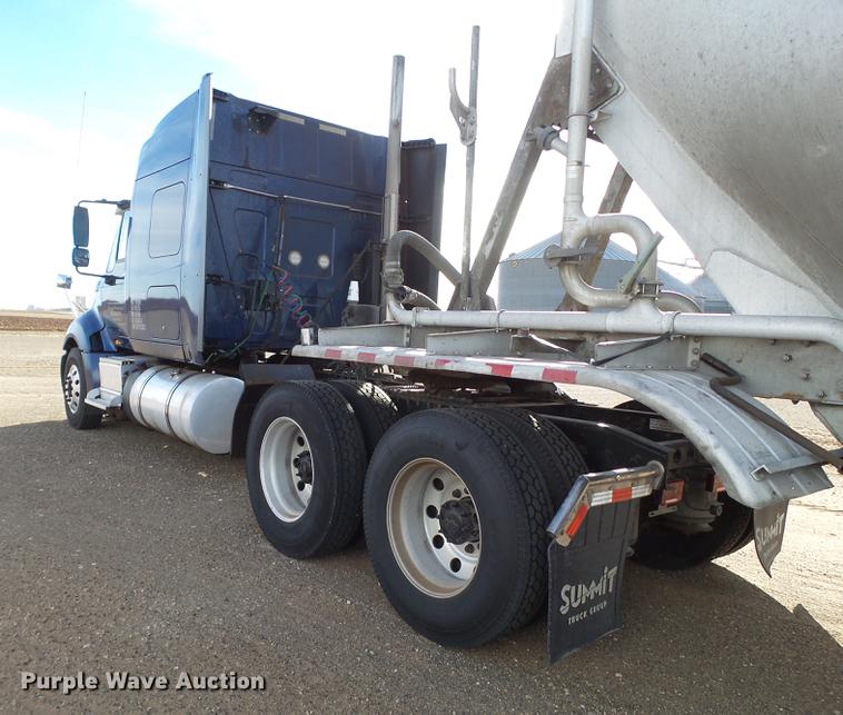 image for item BJ9787 2014 International ProStar semi truck