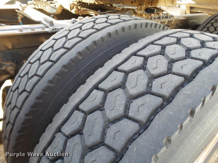 image for item BJ9787 2014 International ProStar semi truck