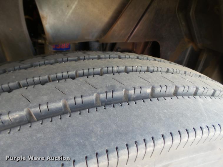 image for item BJ9787 2014 International ProStar semi truck