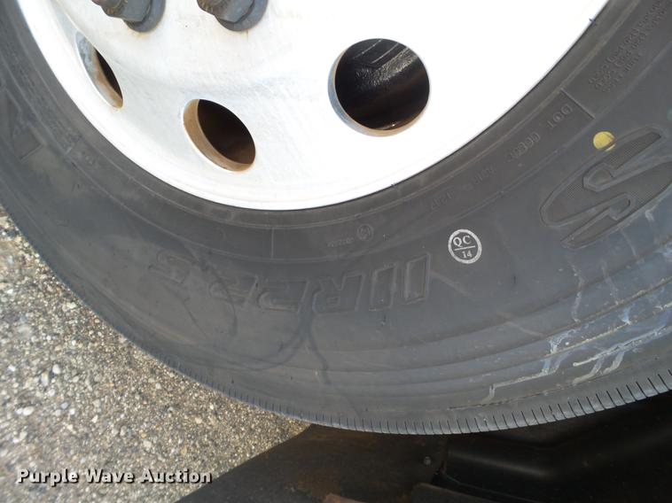 image for item BJ9787 2014 International ProStar semi truck