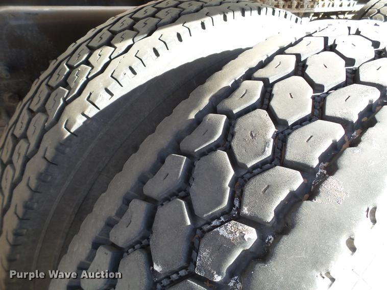 image for item BJ9787 2014 International ProStar semi truck