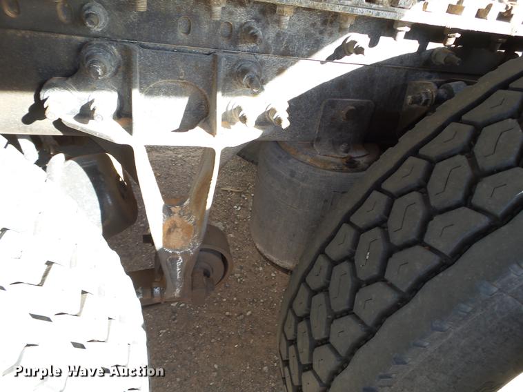 image for item BJ9787 2014 International ProStar semi truck