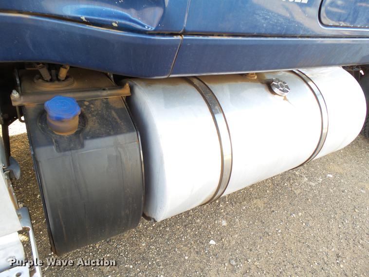 image for item BJ9787 2014 International ProStar semi truck