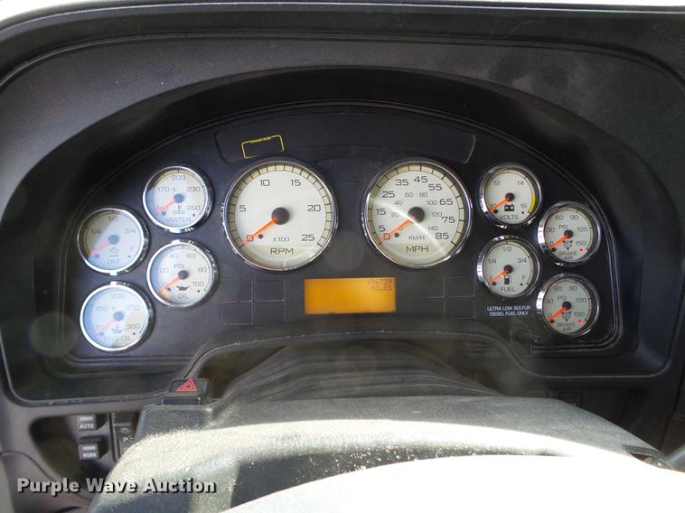 image for item BJ9787 2014 International ProStar semi truck