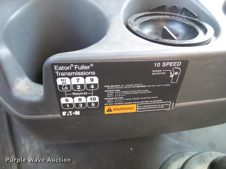 image for item BJ9787 2014 International ProStar semi truck