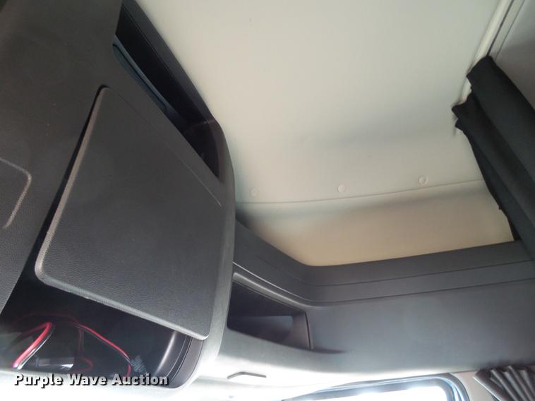 image for item BJ9787 2014 International ProStar semi truck