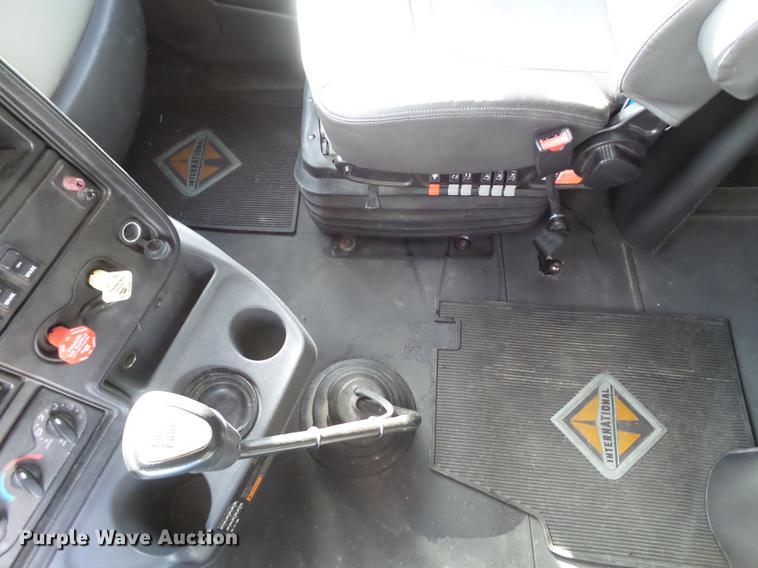 image for item BJ9787 2014 International ProStar semi truck