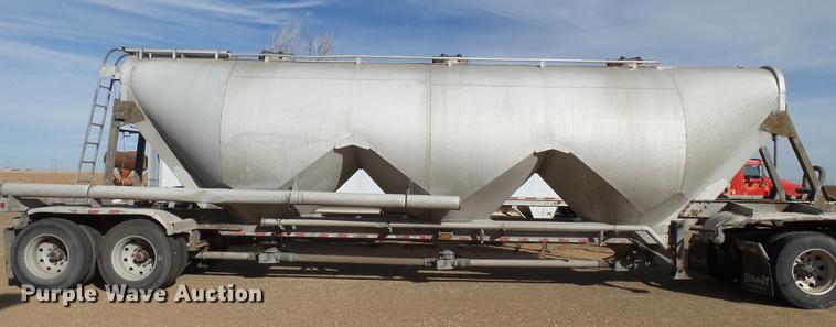 image for item BJ9788 2000 Heil pneumatic dry bulk tank trailer