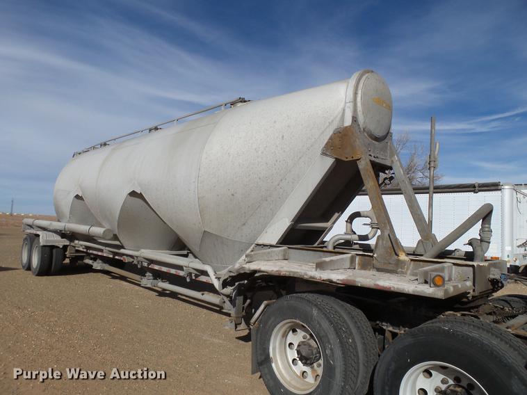 image for item BJ9788 2000 Heil pneumatic dry bulk tank trailer