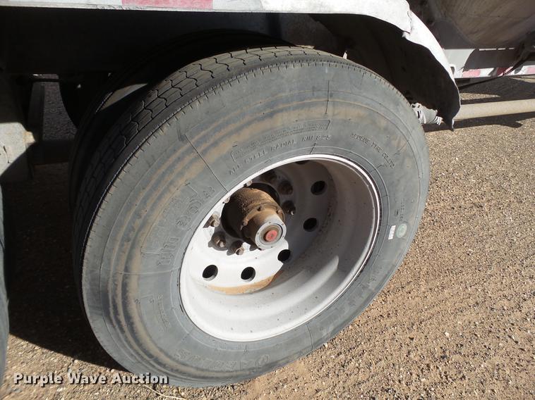 image for item BJ9788 2000 Heil pneumatic dry bulk tank trailer