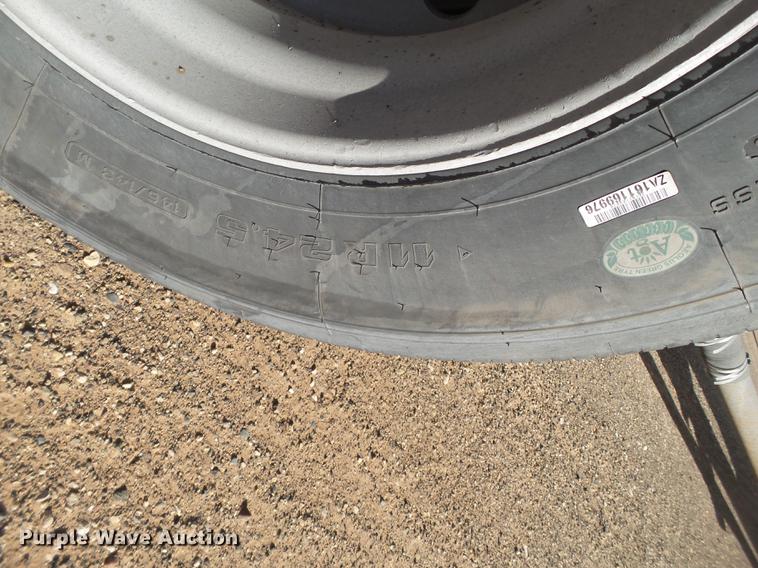 image for item BJ9788 2000 Heil pneumatic dry bulk tank trailer