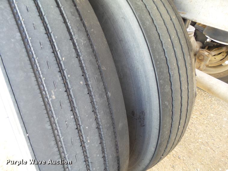 image for item BJ9788 2000 Heil pneumatic dry bulk tank trailer