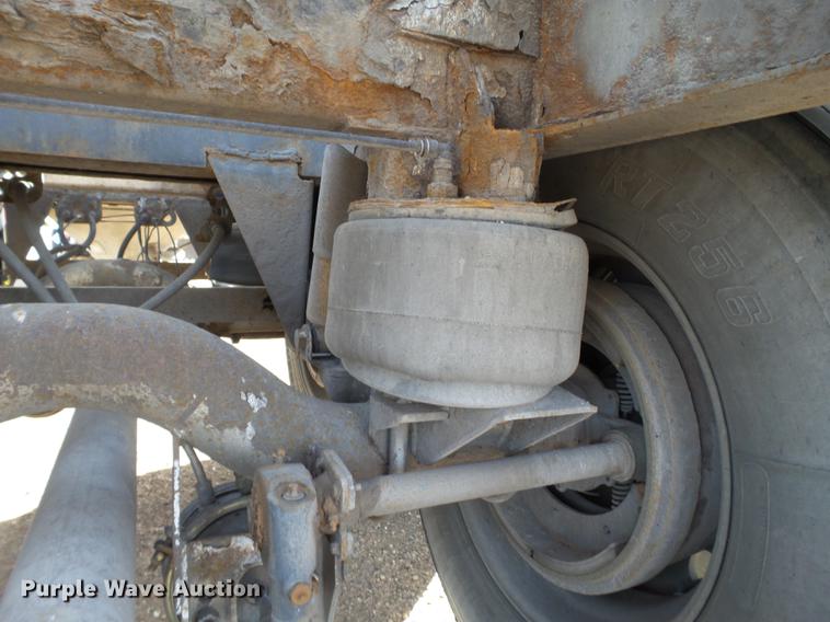 image for item BJ9788 2000 Heil pneumatic dry bulk tank trailer