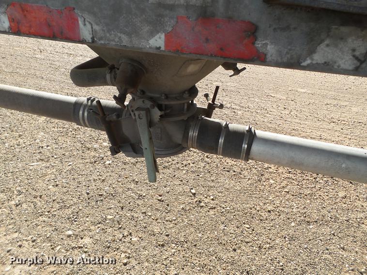 image for item BJ9788 2000 Heil pneumatic dry bulk tank trailer