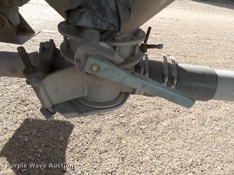 image for item BJ9788 2000 Heil pneumatic dry bulk tank trailer