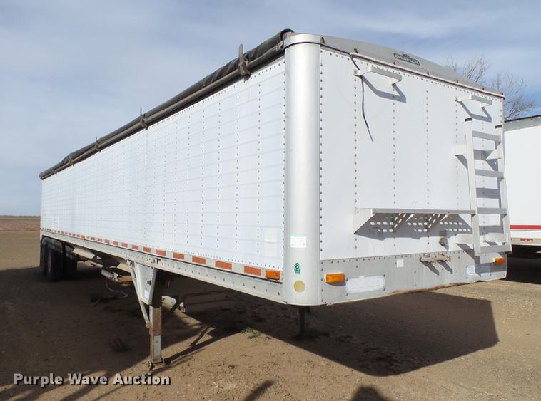 image for item BJ9789 1996 Wilson DWH-400 double hopper bottom grain trailer