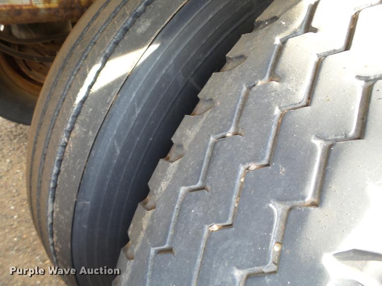 image for item BJ9789 1996 Wilson DWH-400 double hopper bottom grain trailer