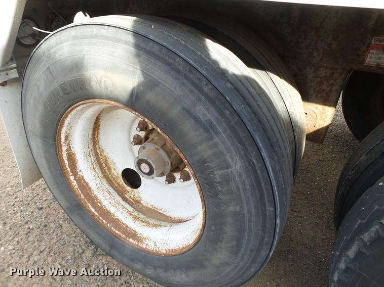 image for item BJ9789 1996 Wilson DWH-400 double hopper bottom grain trailer