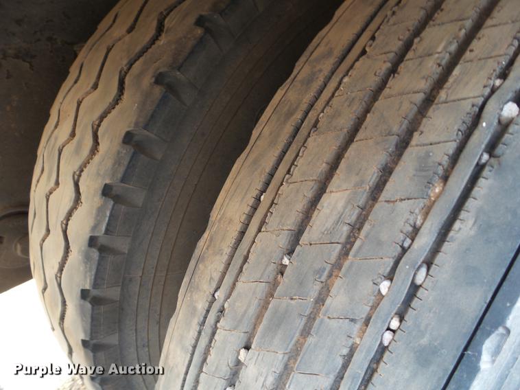 image for item BJ9790 1997 Wilkins 0K2LA22PC0SD walking floor trailer