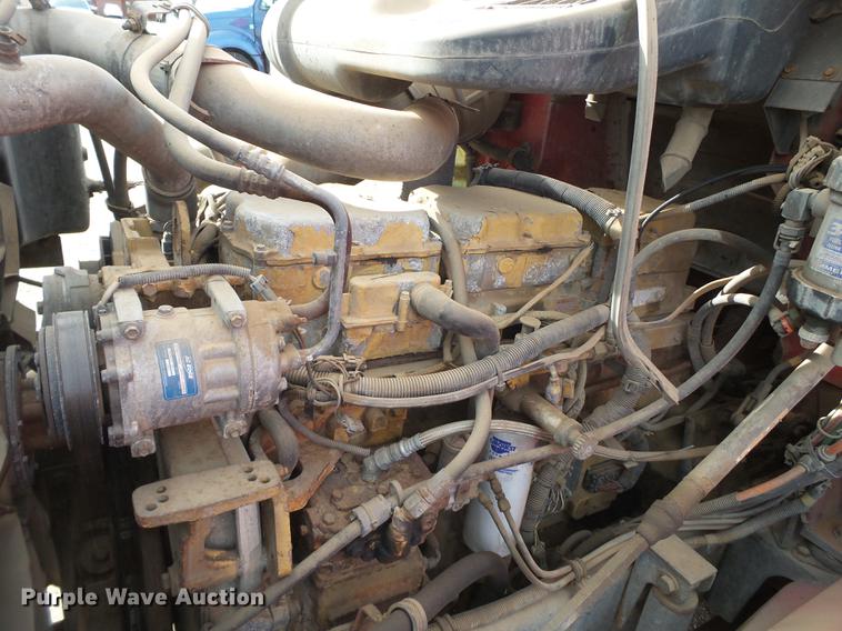 image for item BJ9791 2004 International 9400i semi truck